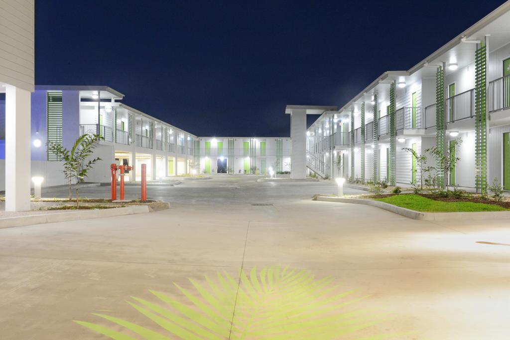Mackay Oceanside Central Hotel Official Экстерьер фото