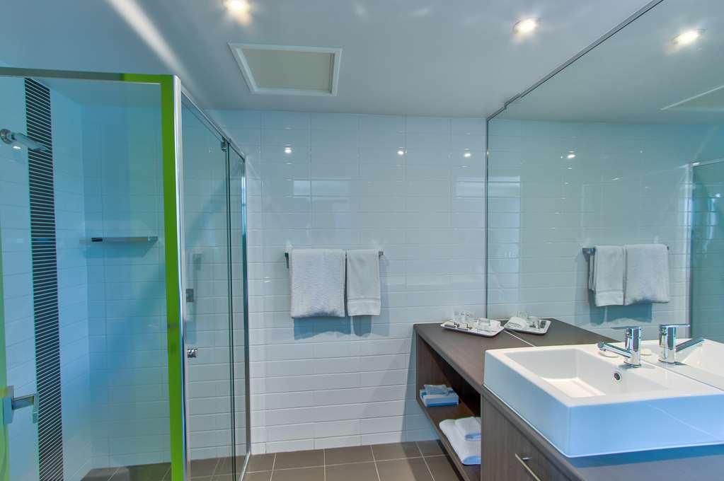Mackay Oceanside Central Hotel Official Номер фото