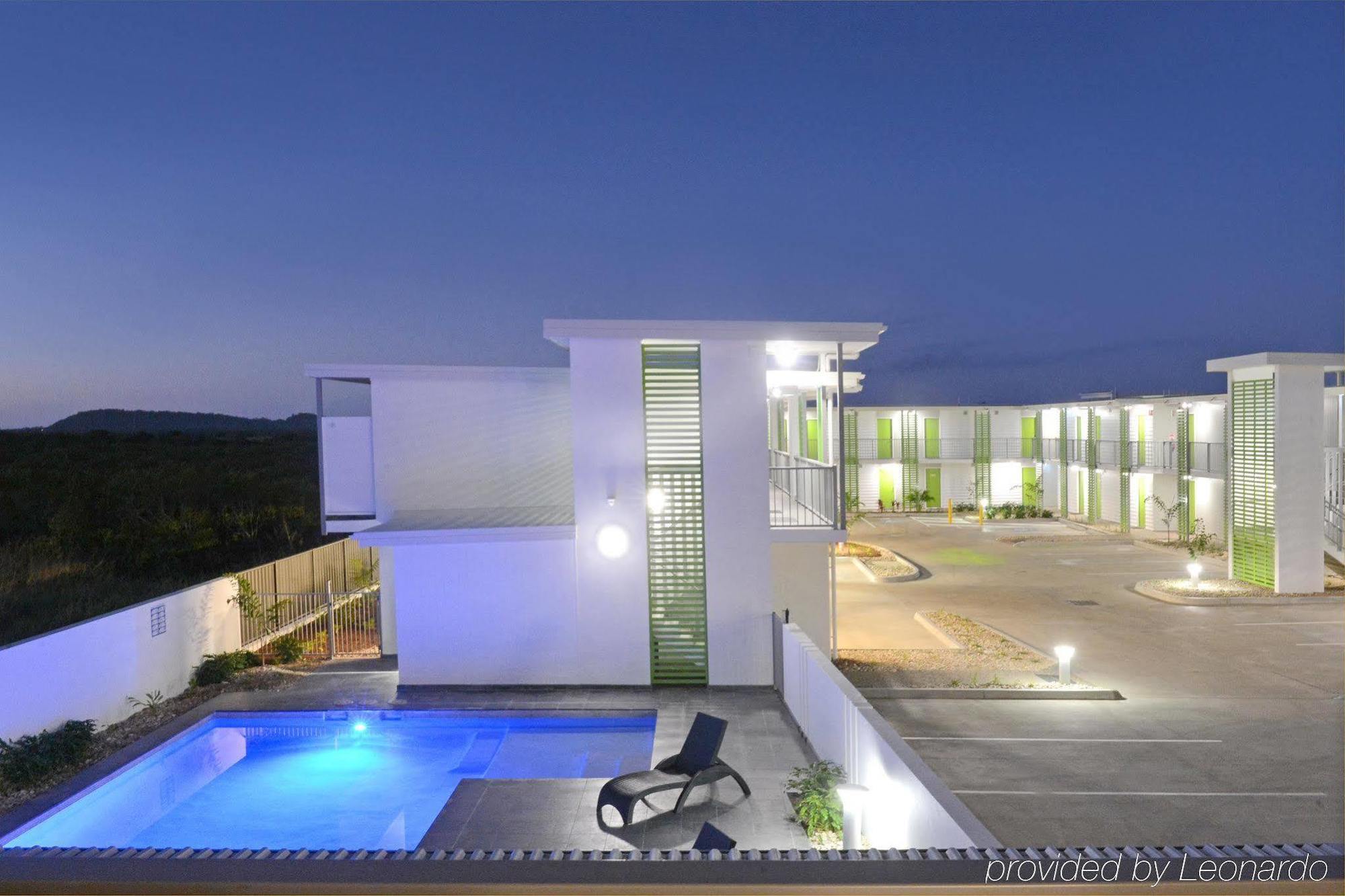 Mackay Oceanside Central Hotel Official Экстерьер фото