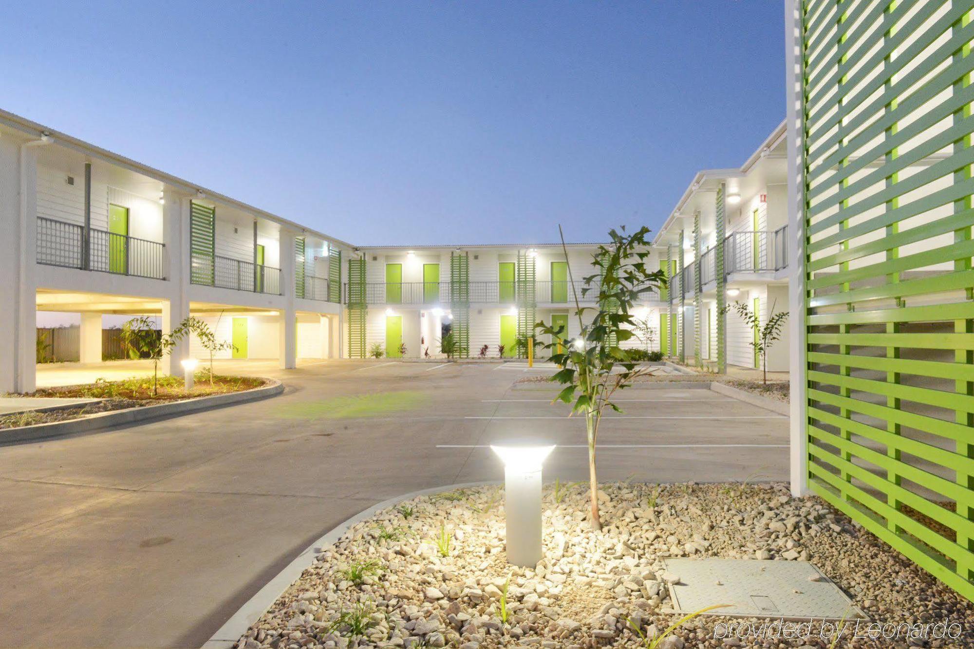 Mackay Oceanside Central Hotel Official Экстерьер фото