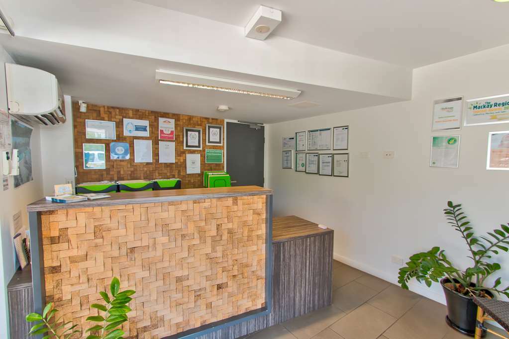Mackay Oceanside Central Hotel Official Интерьер фото